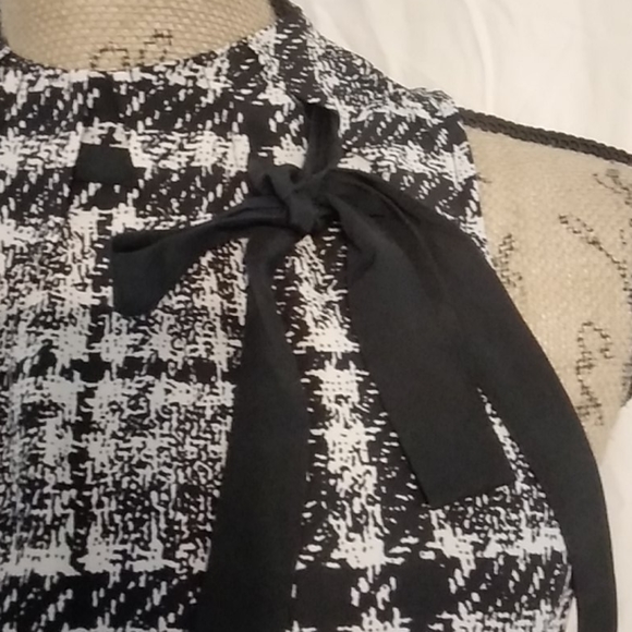 Merona Halter Neck Sleeveless Blouse - Picture 2 of 9